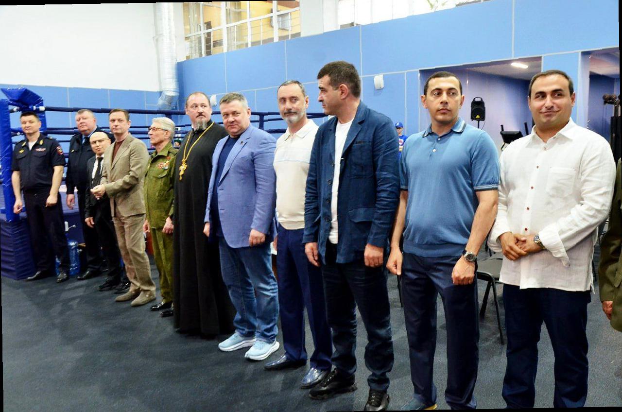 «Виктор Тепляков поддержал турнир по боксу в Сочи»