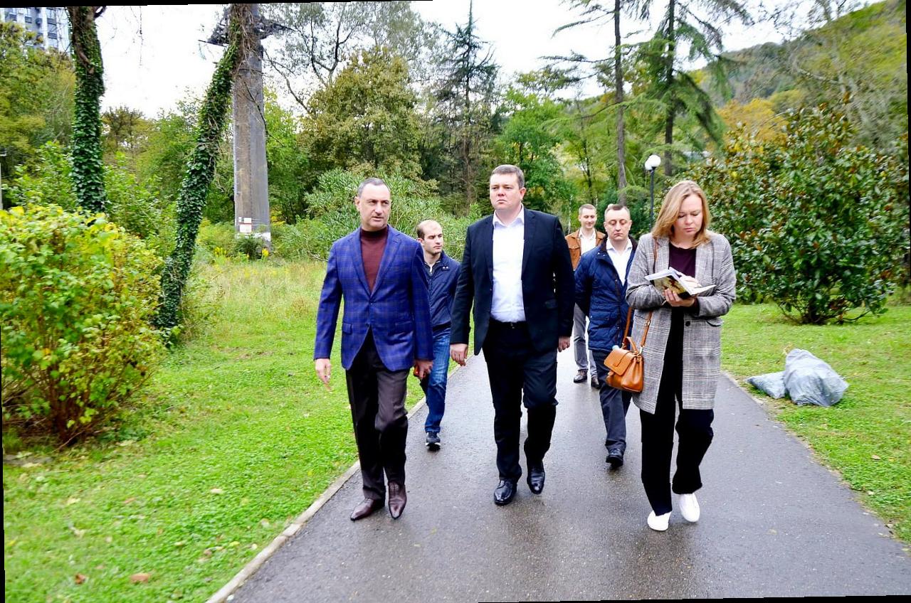 «Виктор Тепляков оценил благоустройство набережной реки Мацеста в Сочи»