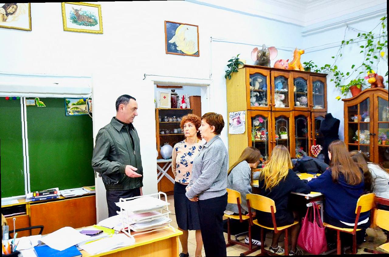 «Виктор Тепляков контролирует обновление школы №2 в Сочи»
