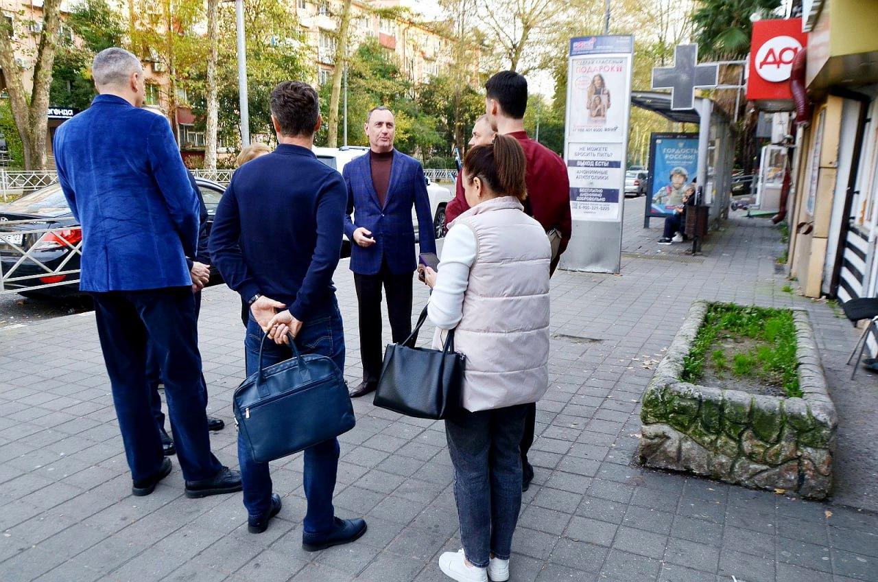 «Виктор Тепляков осмотрел микрорайон Донская»