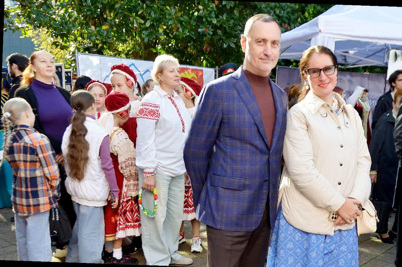 «Виктор Тепляков присоединился к празднованию Дня народного единства в Сочи»