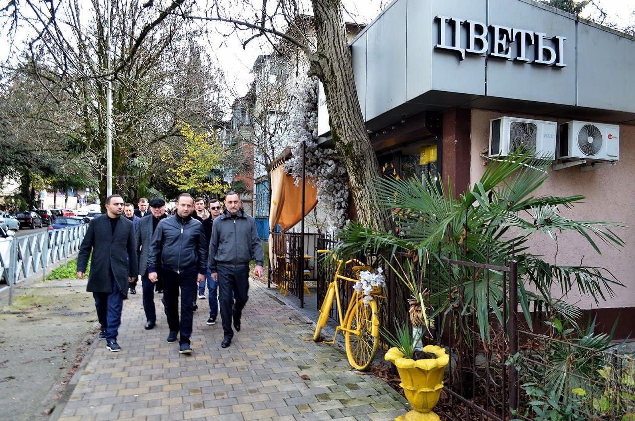 «Виктор Тепляков встретился с жителями в Центральном районе Сочи»