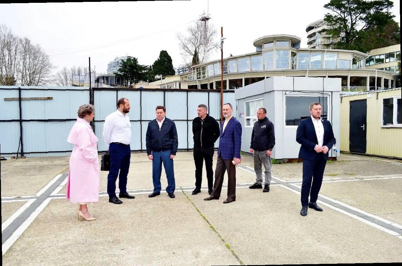 «Виктор Тепляков проверил готовность пляжей в Сочи»