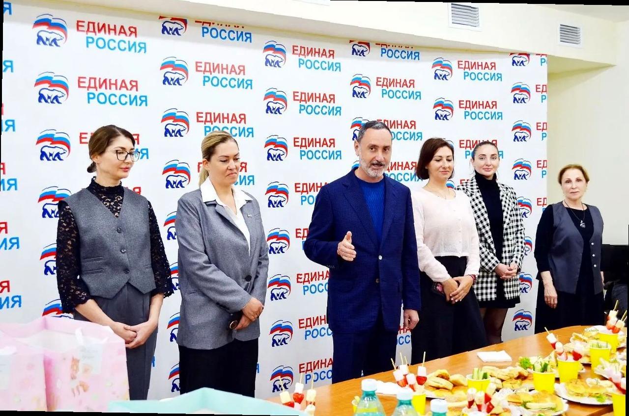 «Виктор Тепляков радует семьи участников СВО в День защиты детей»